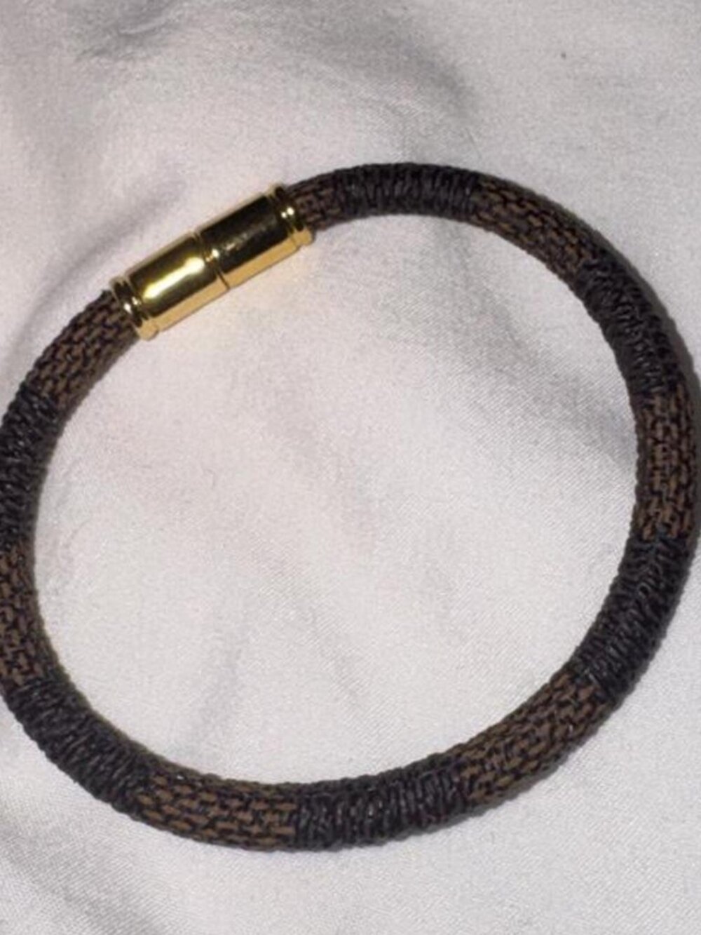 Brown checkered bracelet with gold magnetic clasp